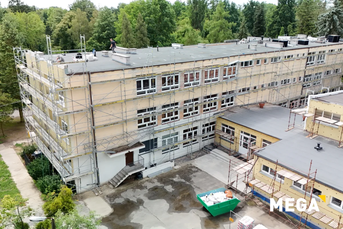 Postępy prac przy termomodernizacji szkoły w Aleksandrowie Kujawskim