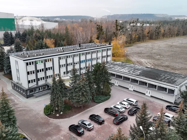 Budynek biurowy Lafarge / Bielawy