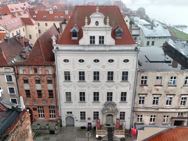 Pałac Dąmbskich / Toruń